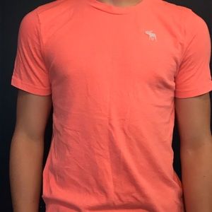 Salmon pink tee-shirt